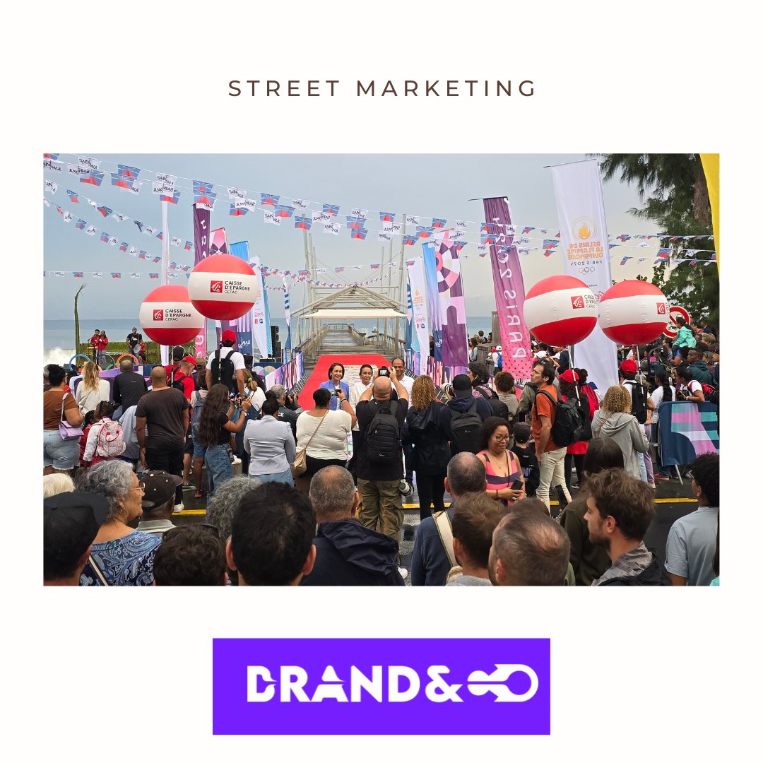 Une opération de street marketing avec des ballons géants lors de l'arrivée de la flamme olympique à La Réunion